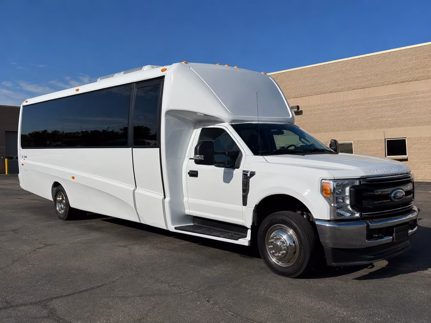 minibus and sprinter van rentals for small groups arriving at napa county airport