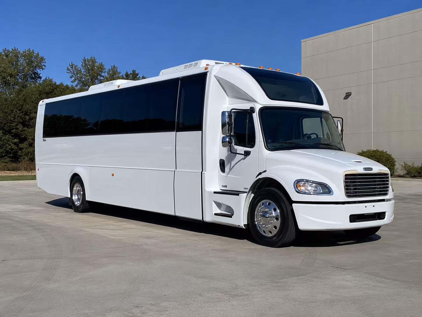 napa 28 passenger party bus